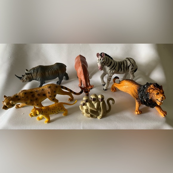 Vintage Quality Lot (16) LargePlastic Animals Including Safari, Sea, & Barnyard - Picture 9 of 15